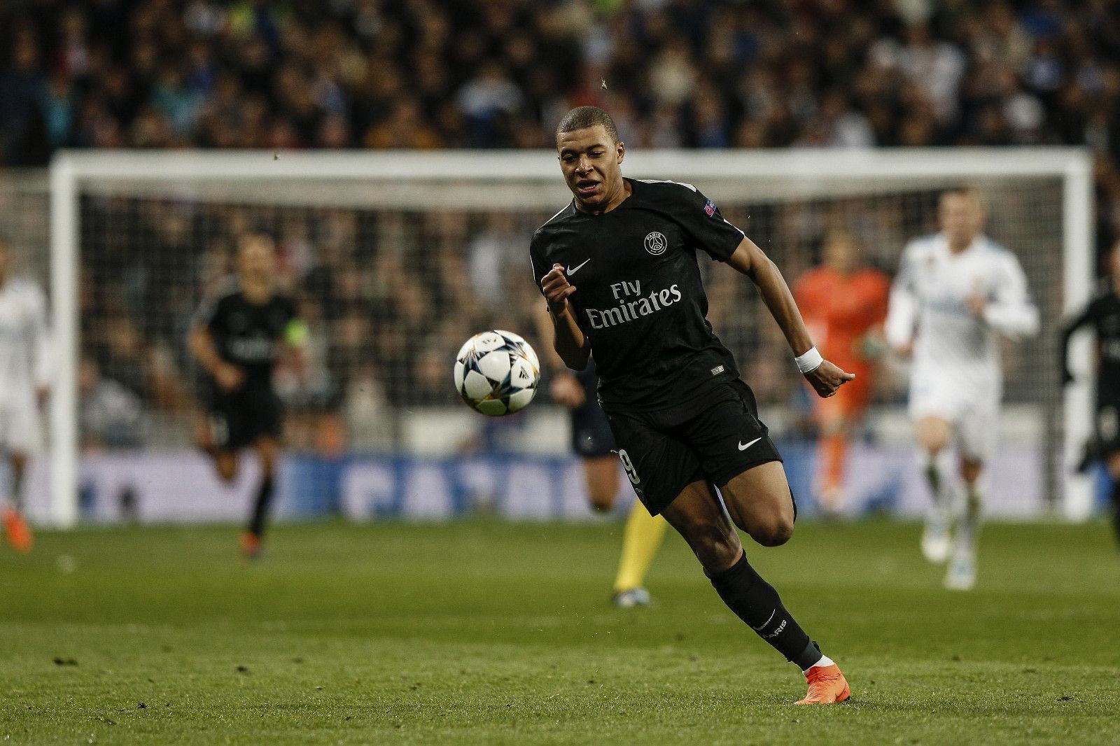 姆巴佩在圣马梅斯闪耀：一记游戏般的进球助力皇马取胜