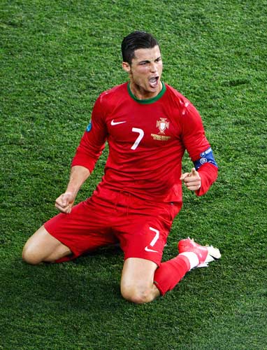 4次超越因扎吉，姆巴佩是欧冠客场戴帽次数最多的球员（四度力压因扎吉，姆巴佩成欧冠客场帽子戏法次数最多的球员）