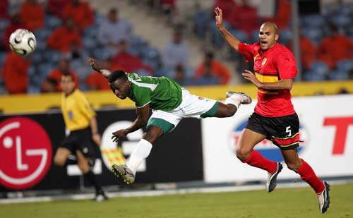 B席：上赛季的表现并不如愿，新赛季我们想提升自己争夺奖杯（B席：上季未尽如人意，新季力求提升冲击冠军）