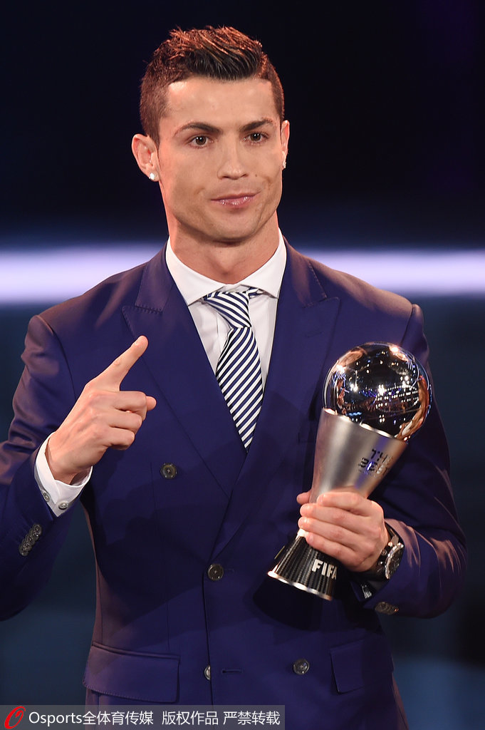 拜仁对阵圣保利全场3次射门中柱：卡尔2次、凯恩1次（拜仁战圣保利全场三度中柱：卡尔两次、凯恩一次）