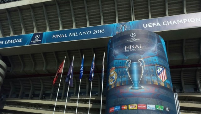 英超半场：B费破门，贝勒加德建功，狼队1-1曼联（英超半场：B费先拔头筹，贝勒加德扳平，狼队暂1-1曼联）