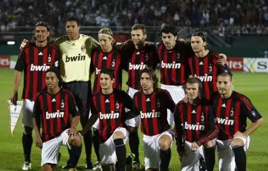 他一上场球队气质直接变了（他登场瞬间，球队气质焕然一新）