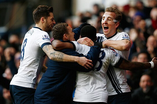 咔咔一顿扣！克里斯17中11&罚球9中6砍下28分8板4助2断