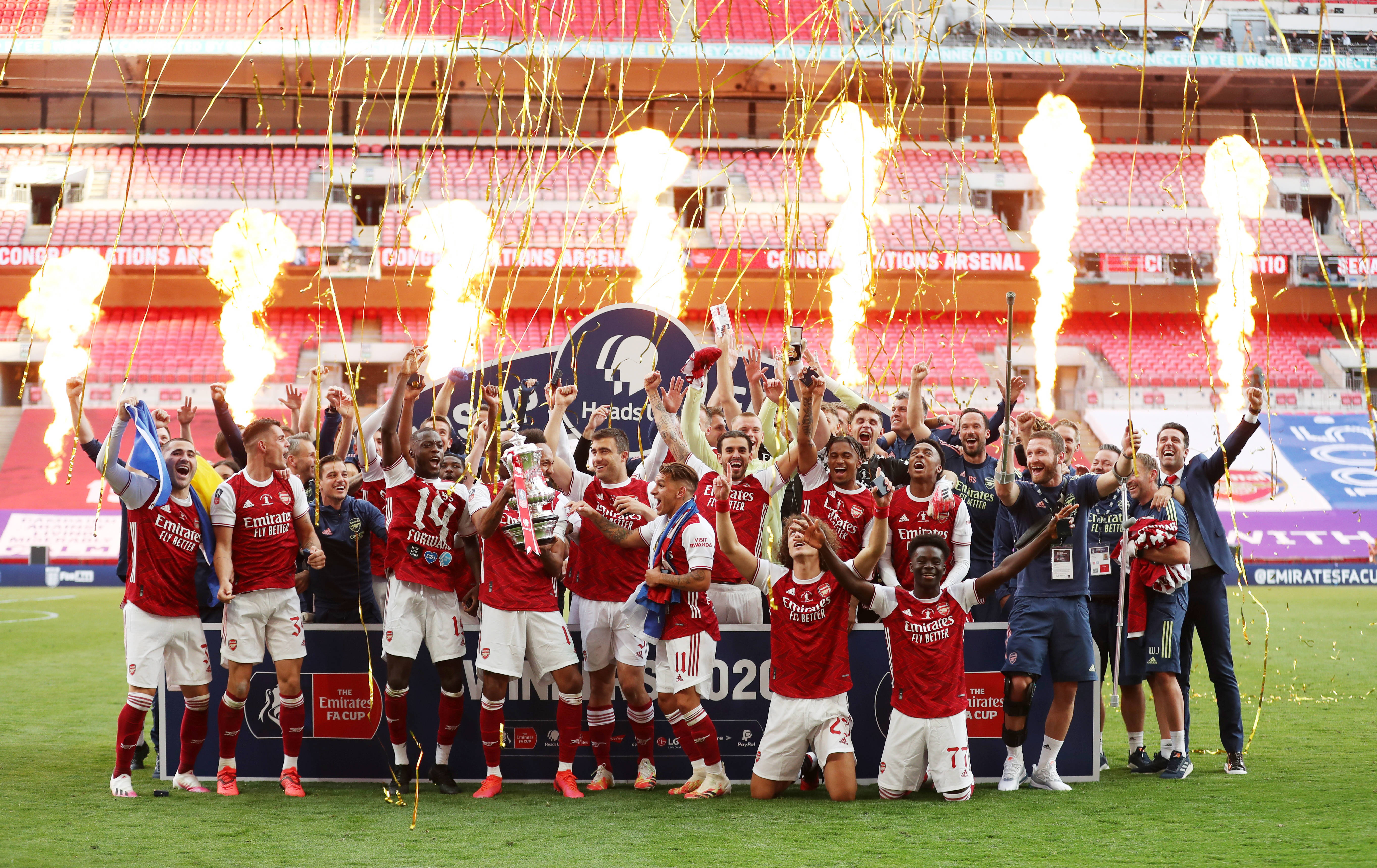 欧冠精彩进球回顾：梅西助攻亮点,（欧冠精彩进球集锦：梅西助攻成焦点）