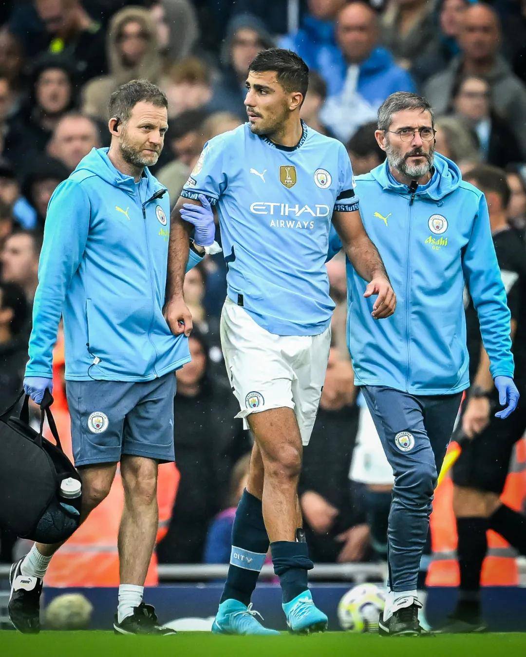 维斯塔潘和诺里斯黄胎起步，皮亚斯特里使用硬胎起步