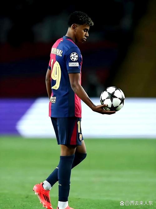 足球鞋如何选择适合自己的类型？（如何挑选最适合你的足球鞋？）