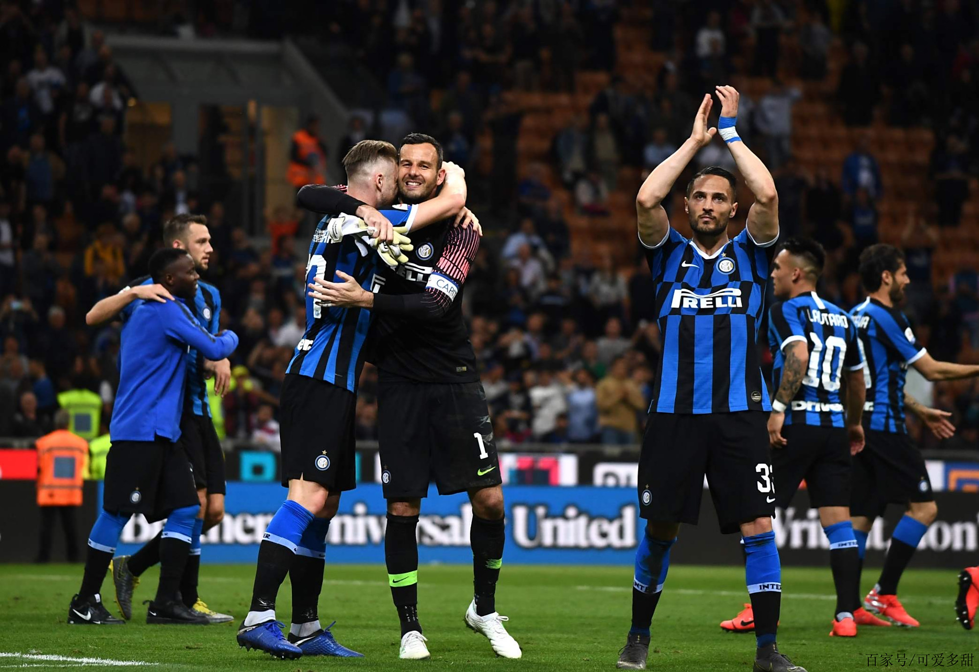 英超-曼联4-1轻取狼队，B费两射一传成头号功臣（英超：曼联4-1击退狼队，B费双响一助成最大功臣）