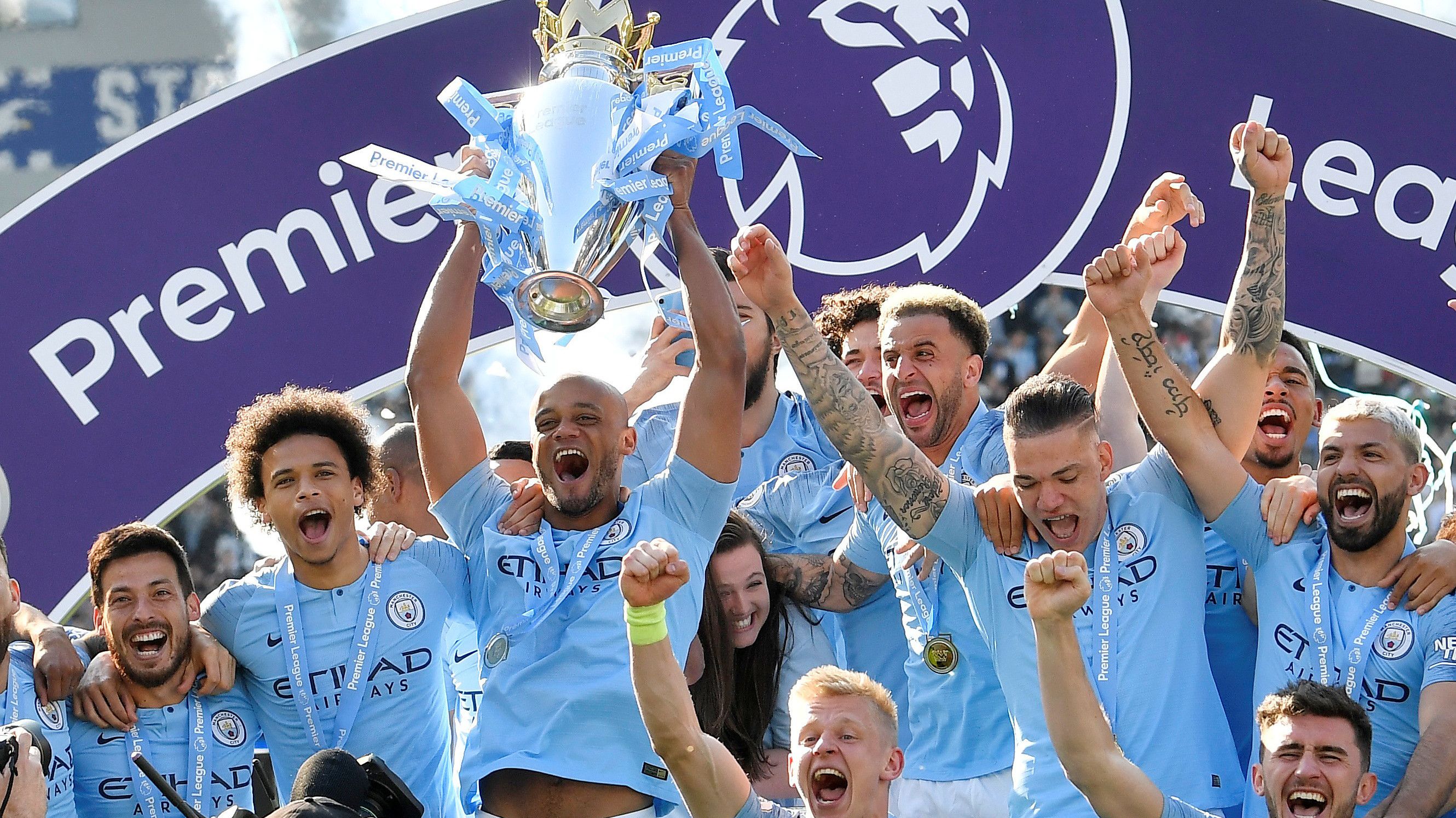 米兰官方欢迎里贝里造访米兰内洛，并发布其与迈尼昂合影（米兰官宣：里贝里到访米兰内洛，与迈尼昂合影曝光）