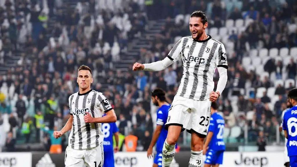 汉斯-弗里克对巴萨室内足球队的惊喜访问