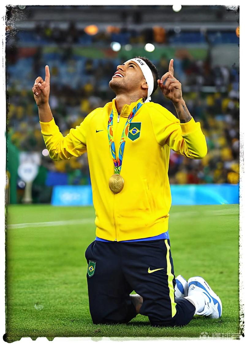 火箭哈登末节爆发连得15分（哈登末节连拿15分引领火箭反扑）