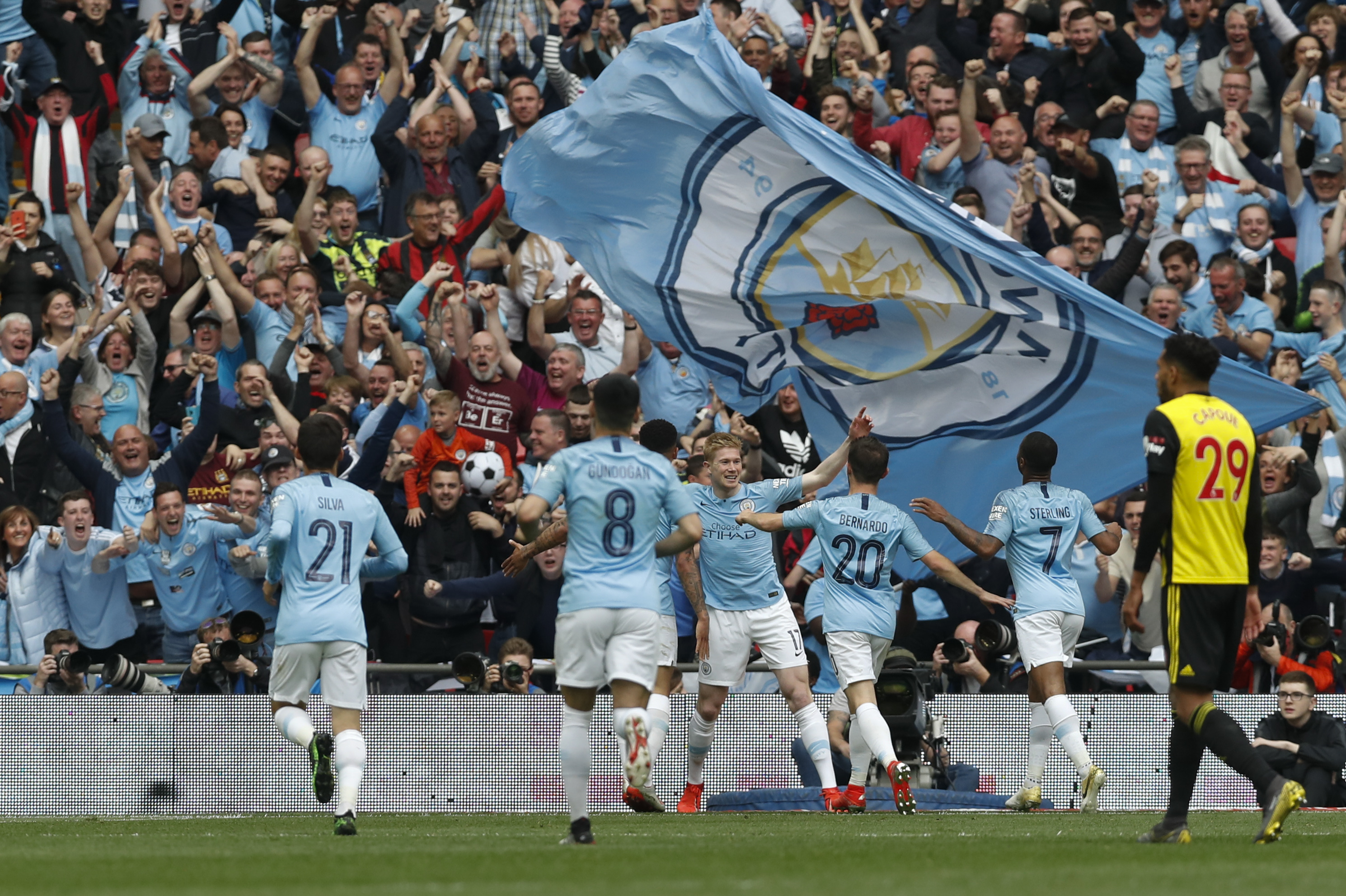 独行侠伤病报告：加福德和拉塞尔将缺席今天对阵篮网的比赛（独行侠伤情更新：加福德、拉塞尔将缺席今日与篮网之战）