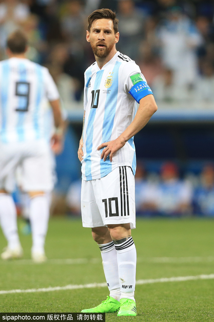 德甲前瞻：狼堡3连败状态低迷，近7次对战勒沃库森难求1胜（德甲前瞻：狼堡陷三连败低谷，近7战勒沃库森仍无胜绩）