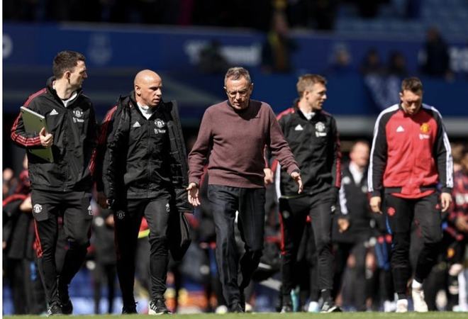 杜震宇祝贺邵佳一：带队走出低谷，球迷要支持我们的本土教练（杜震宇向邵佳一致贺：率队走出困境，呼吁球迷力挺本土主帅）