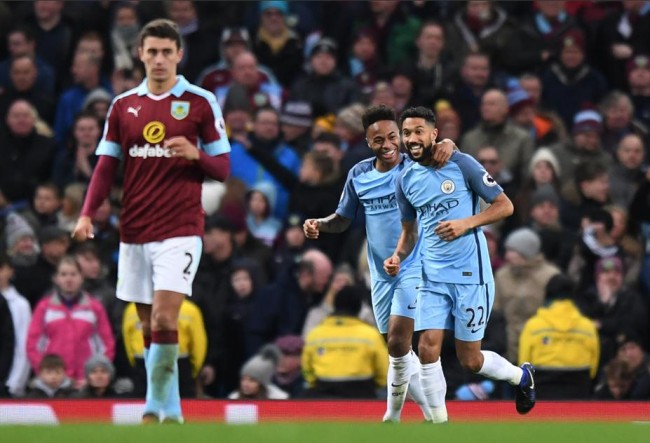 多特边锋个人秀燃炸全场（多特边锋神勇表演点燃全场）