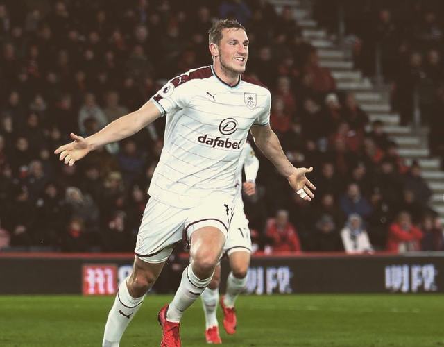 雷霆11月24日以122-95大胜开拓者，杨瀚森打破中国球员NBA得分纪录，展现强大实力。