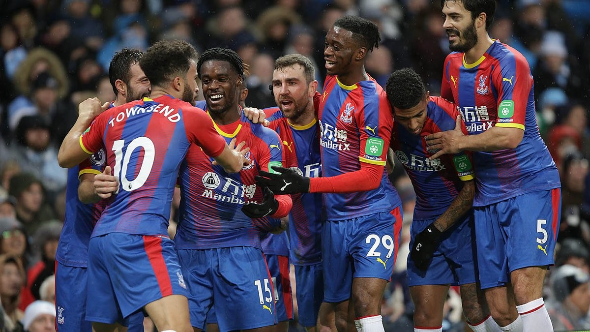 卡拉格：利物浦必须冬窗购买一名中后卫，队内储备已岌岌可危（卡拉格：利物浦冬窗必须补强中卫，后防人手告急）