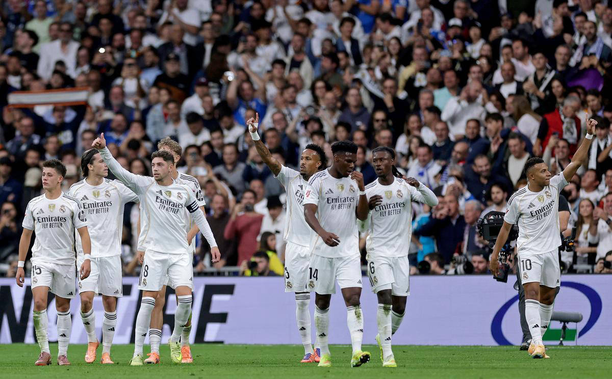 曼城赛季目标直指三冠王（曼城本季剑指三冠王）