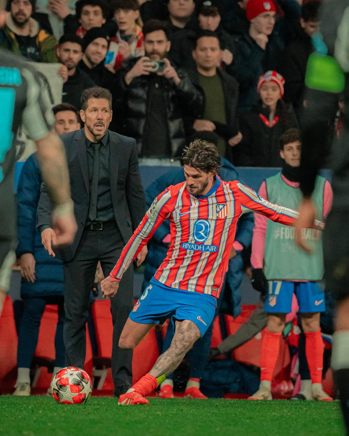 克媒：汉堡进行球衣慈善拍卖，18岁武斯科维奇球衣成标王（克罗地亚媒体：汉堡举办球衣慈善拍卖，18岁武斯科维奇战袍拍出最高价）